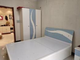 整租 | 东城带车位 年租一万八 两室 家具